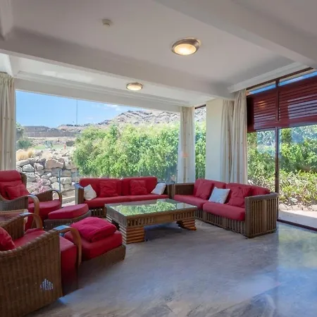 Tauro Golf Oasis Luxury Villa *